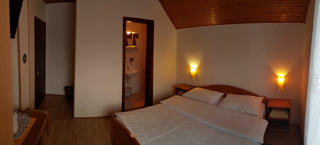 Hotel House Anamarija à Selište Drežničko Extérieur photo