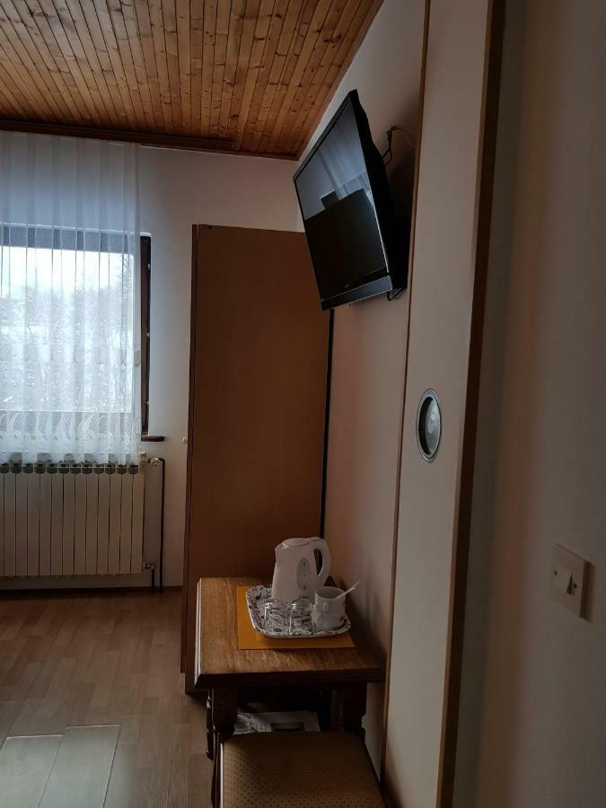 Hotel House Anamarija à Selište Drežničko Extérieur photo